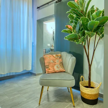 In Curti 1913 Apartment